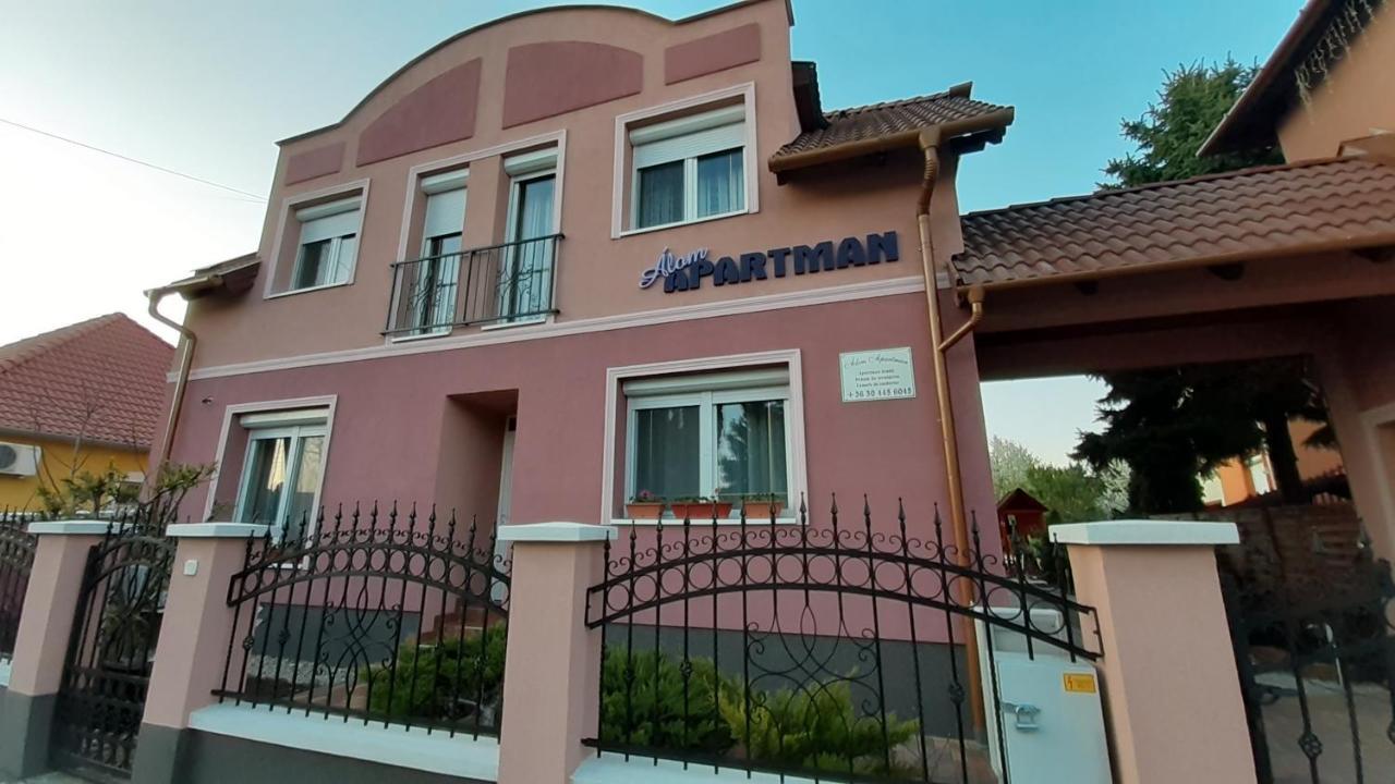 Alom Apartman Hajdúszoboszló Екстериор снимка