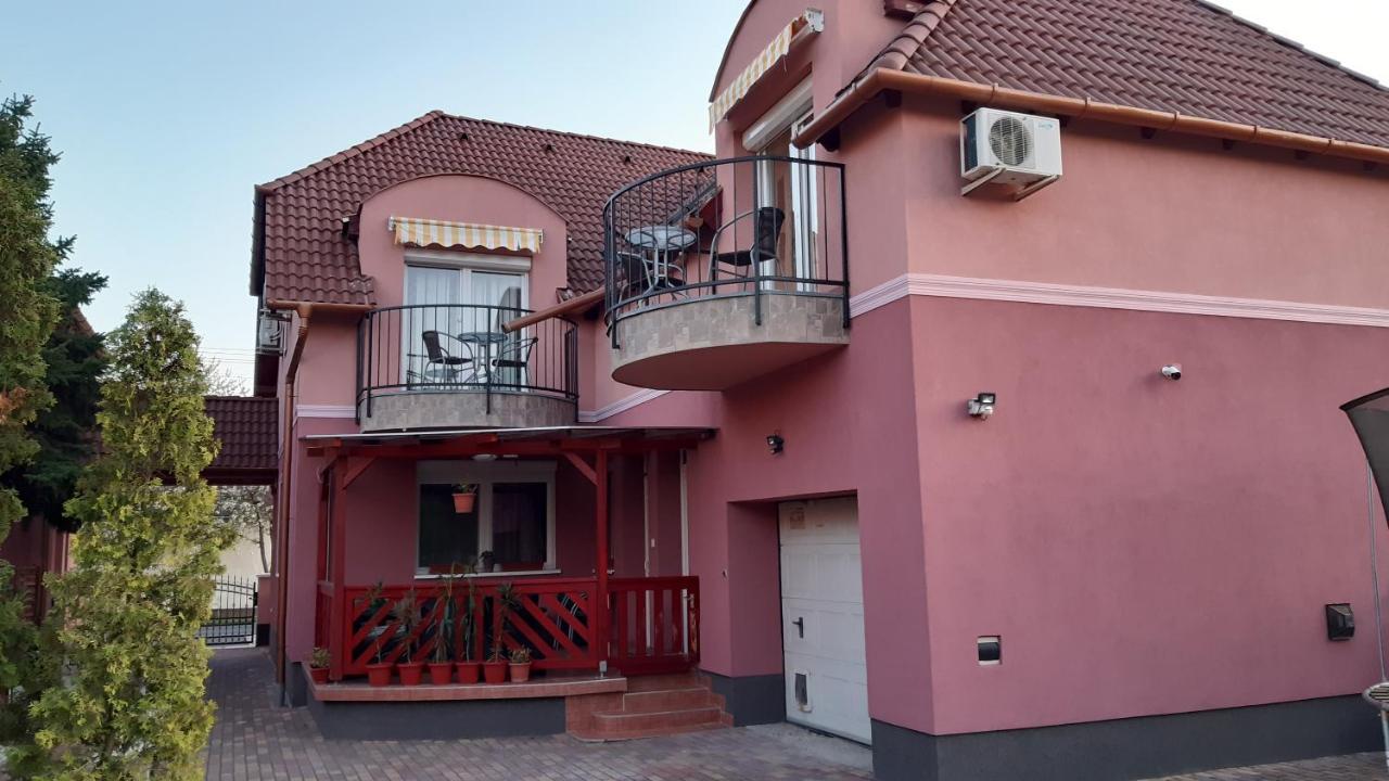 Alom Apartman Hajdúszoboszló Екстериор снимка