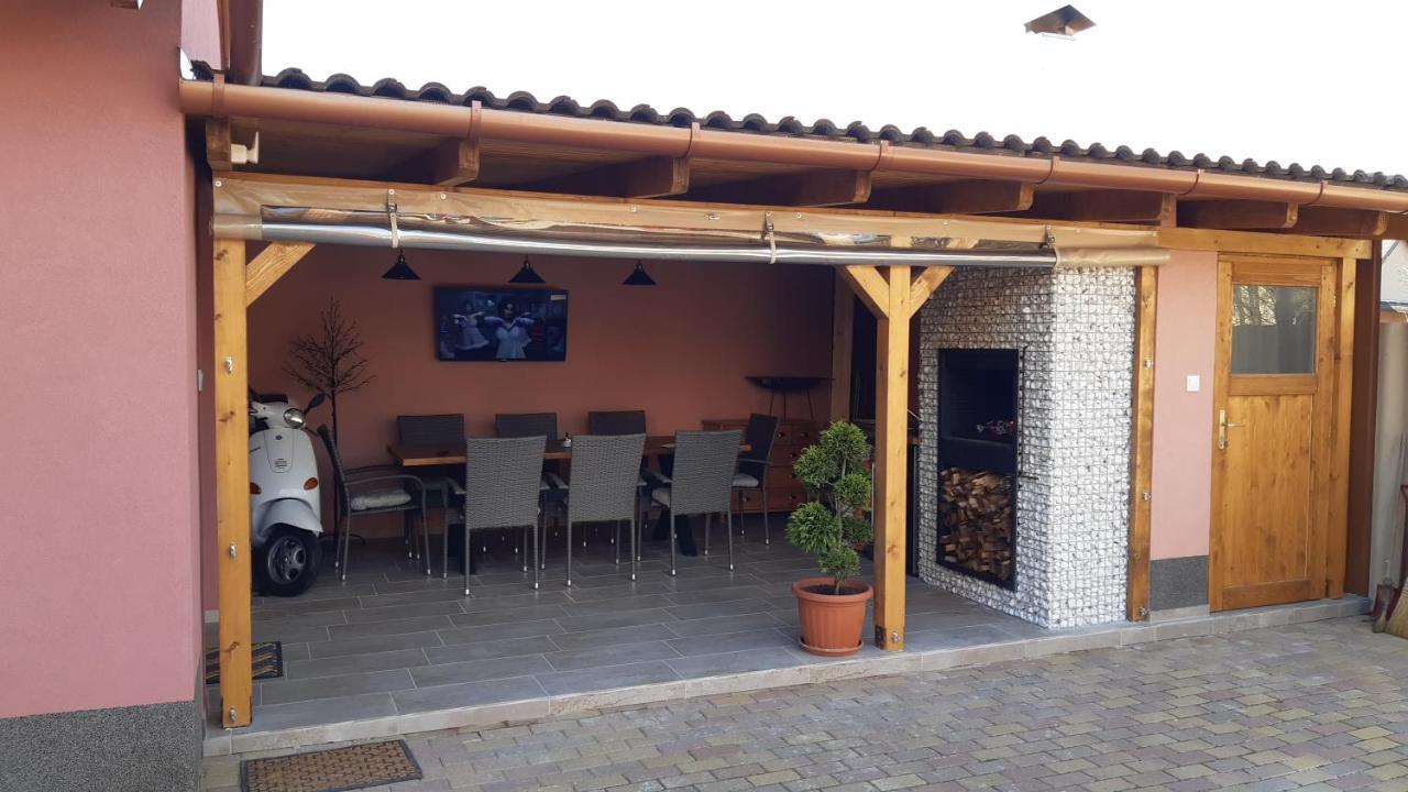 Alom Apartman Hajdúszoboszló Екстериор снимка