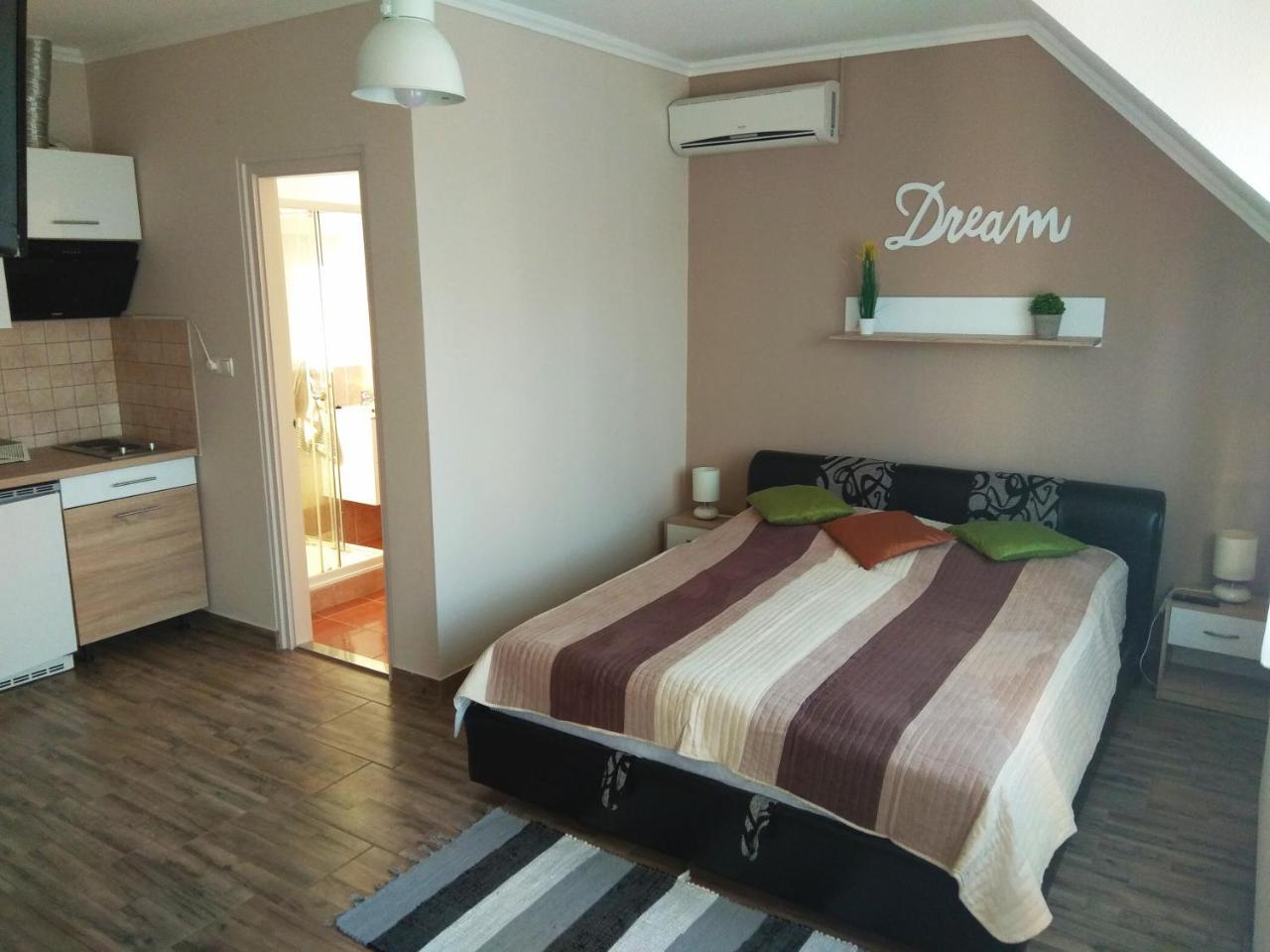 Alom Apartman Hajdúszoboszló Екстериор снимка